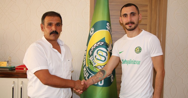 Şanlıurfaspor başarılı stoperi renklerine bağladı