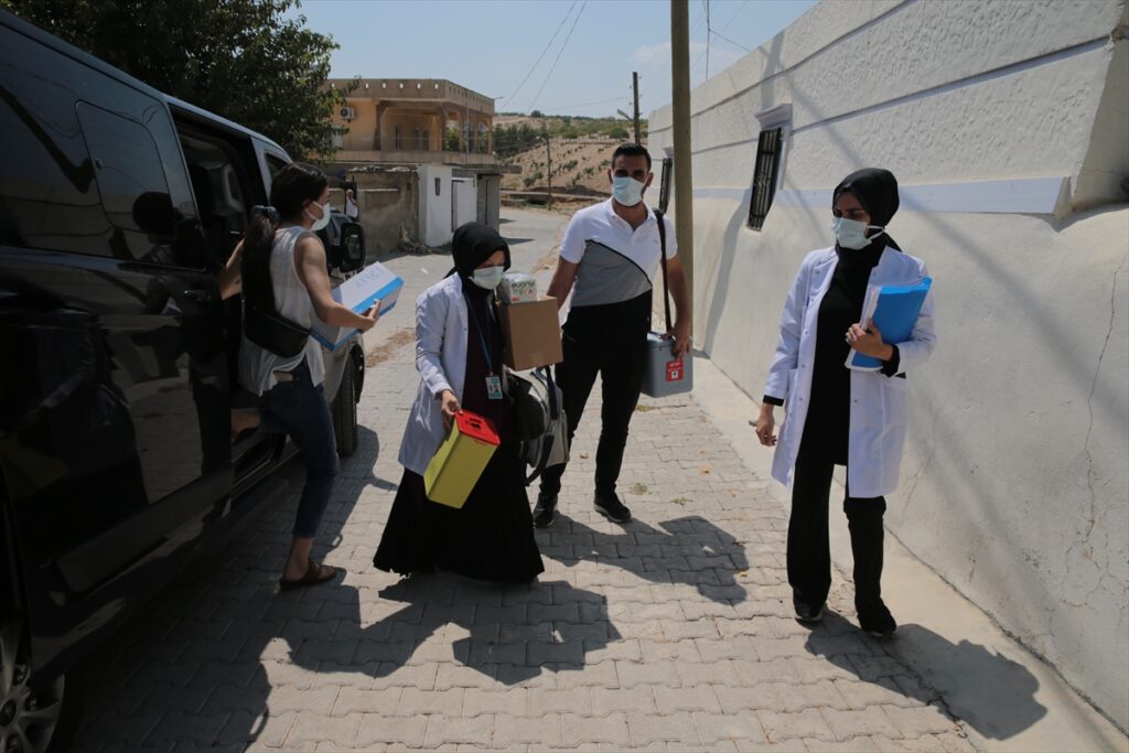 Kovid-19 aşı haritasında son sırada bulunan Şanlıurfa’da 4 dilde aşı ikna çalışması yapılıyor