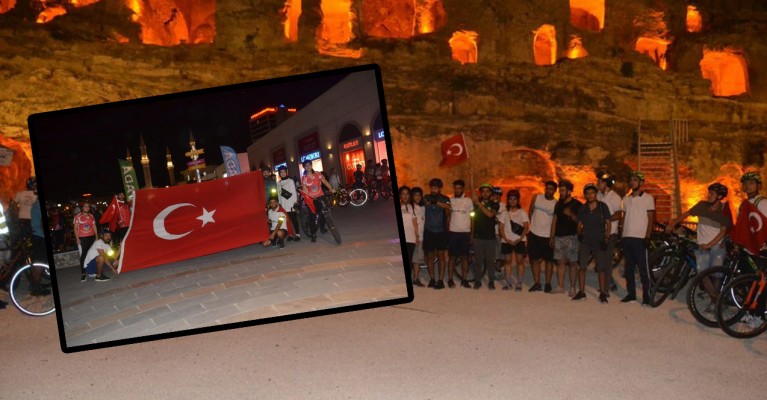 Urfalı bisikletçiler pedallarını 30 Ağustos için çevirdi