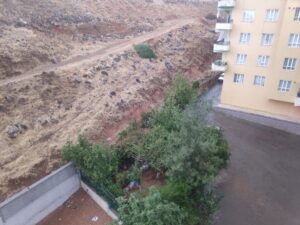 Karaköprü’de şiddetli fırtına ve yağmur