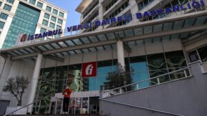 Vergi daireleri pazartesi günü saat 19.00’a kadar açık olacak