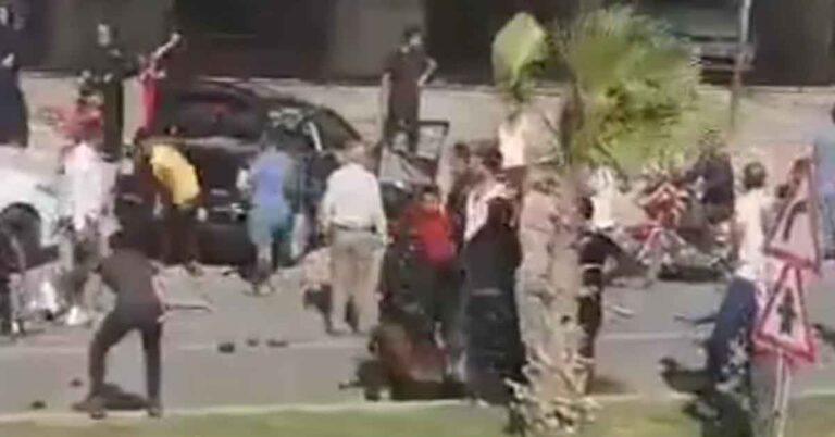 Akçakale’de sopaların kullanıldığı kavga kameralara yansıdı