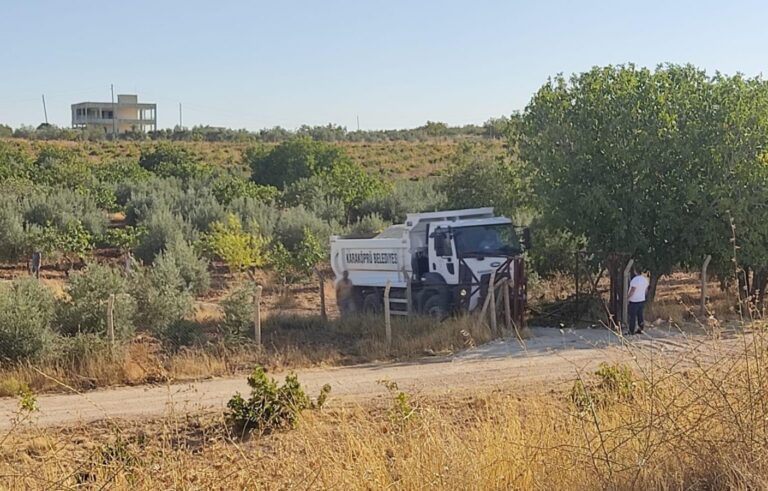 Şanlıurfa’da Belediye kamyonunun bağ evine kum dökmesine soruşturma!