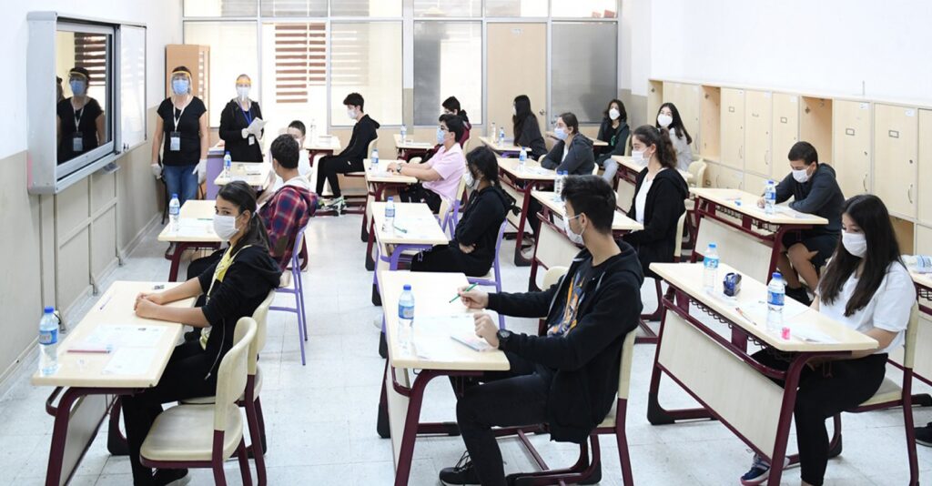 Kalabalık sınıfları azaltmak için yeni formül