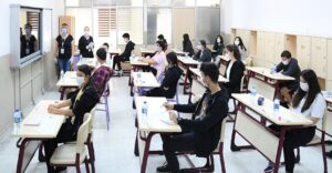 Kalabalık sınıfları azaltmak için yeni formül