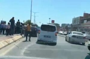 Şanlıurfa’da Kontrolden çıkan araç refüje çıktı