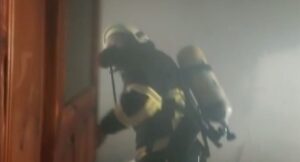 Şanlıurfa’da Madde bağımlıları eski DEDAŞ binasını yaktı!