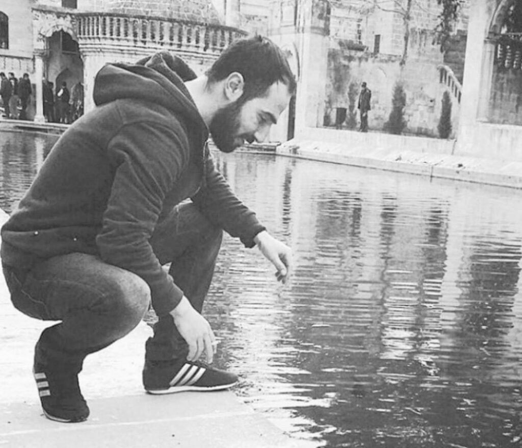 Şanlıurfa’da aracın patlayan lastiğini değiştirenlere kamyonet çarptı: 1 ölü, 1 yaralı