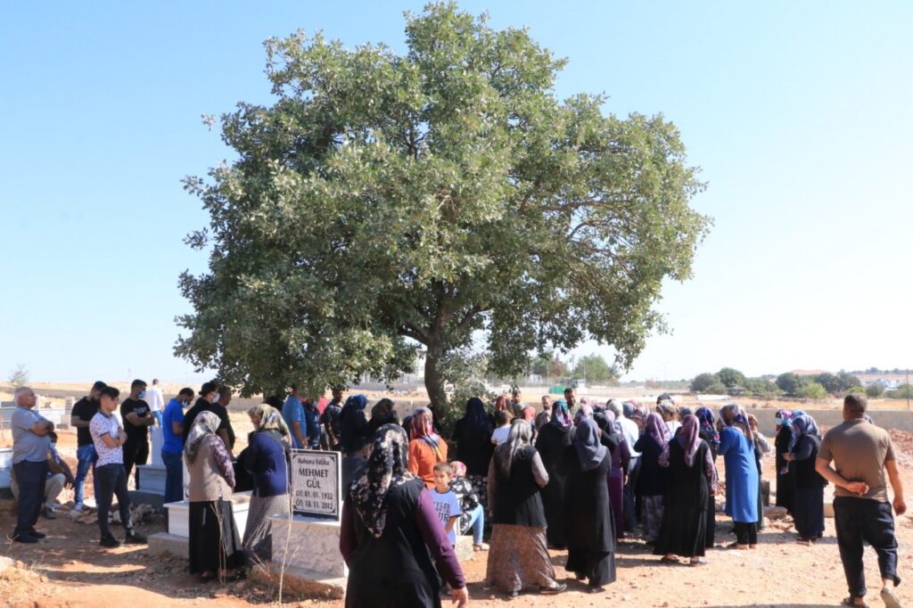 Saç ektirirken ölen Urfalı toprağa verildi