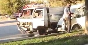 Şanlıurfa’da minibüs ile pikap çarpıştı: 2 yaralı