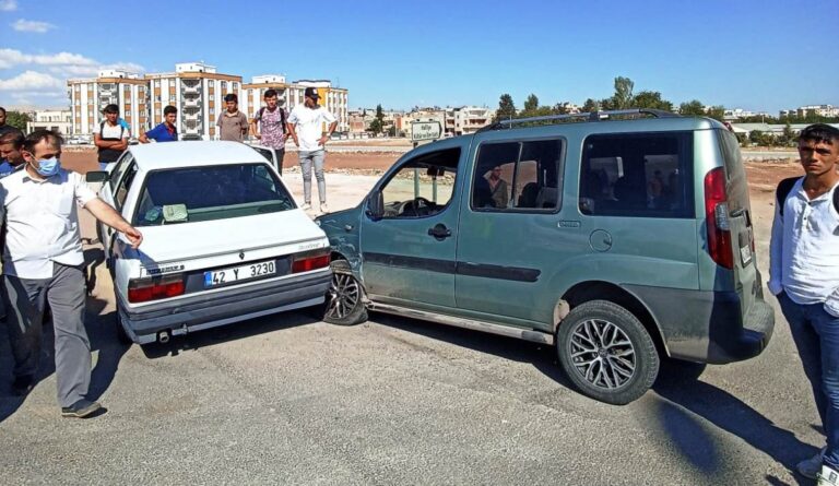 Şanlıurfa’da otomobil ile kamyonet çarpıştı