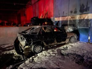 Şanlıurfa’da park halindeki otomobil küle döndü