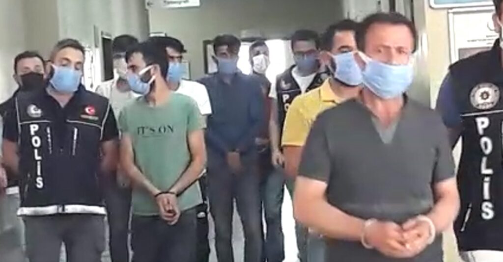 Şanlıurfa’da sokak satıcılarına baskın: 10 gözaltı