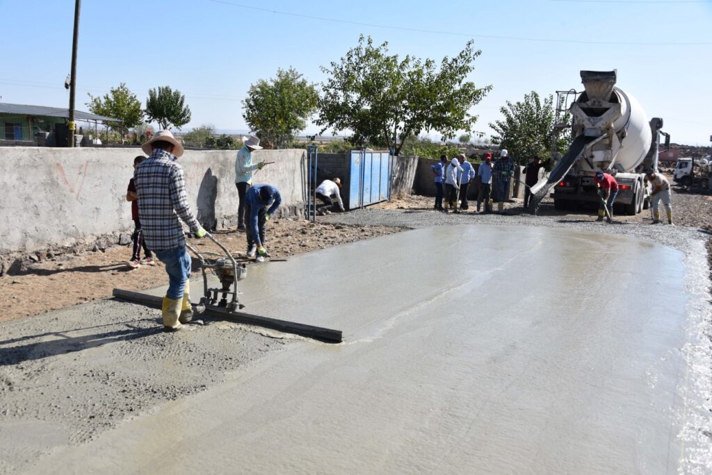 Siverek’te engelli bireylerin yol sorunu çözüme kavuşuyor