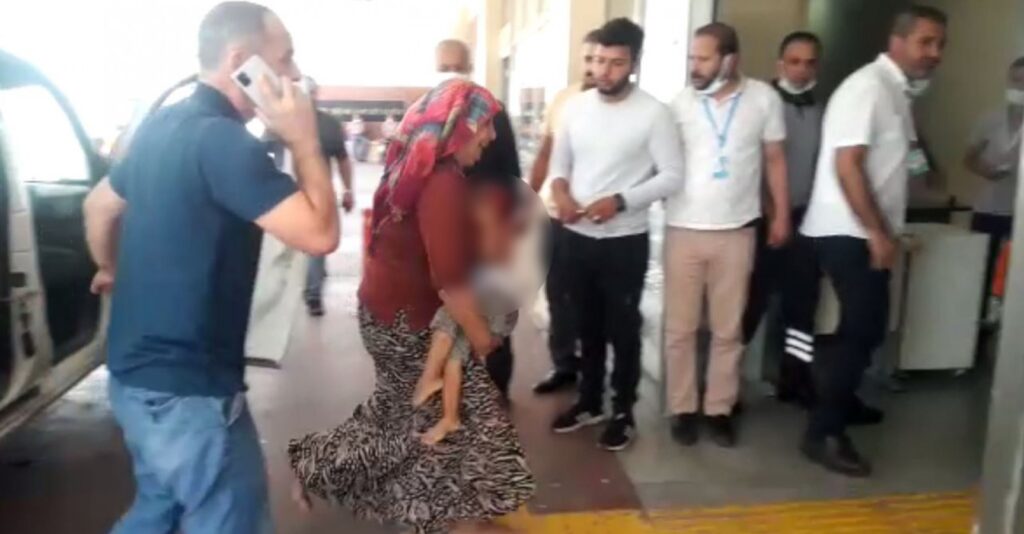 Şanlıurfa’da Ticari aracın altında kalan çocuk ağır yaralandı!
