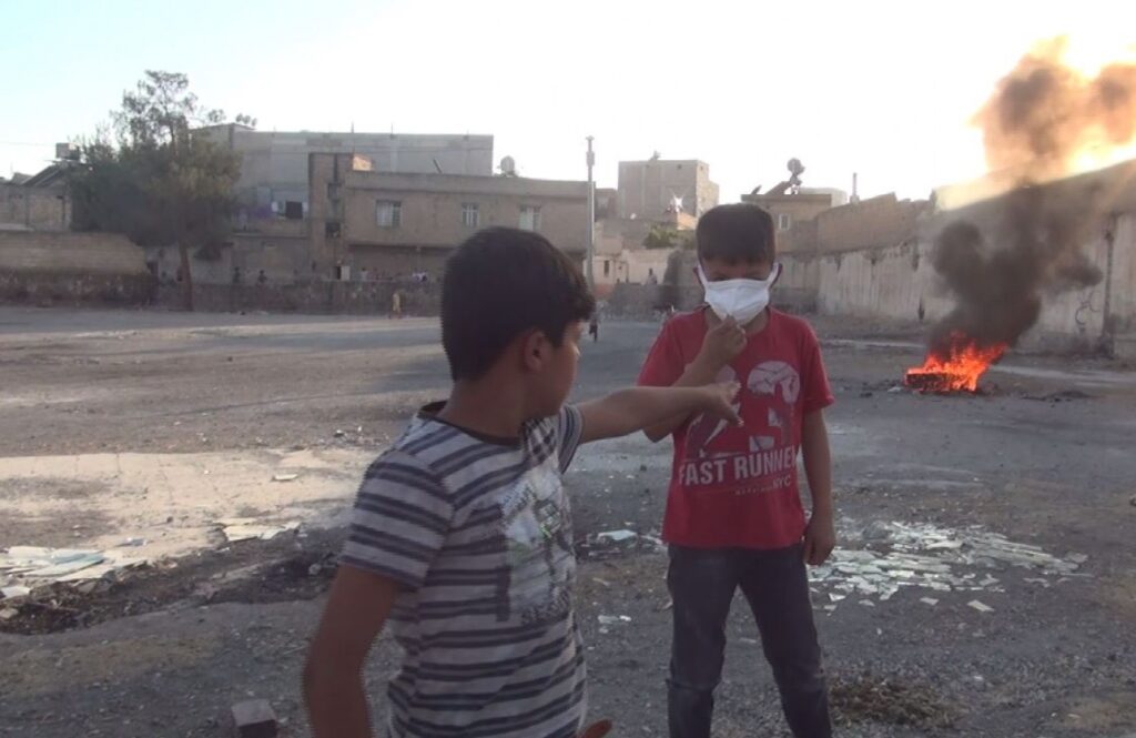 Şanlıurfa’da çocukların alevlerle tehlikeli oyunu