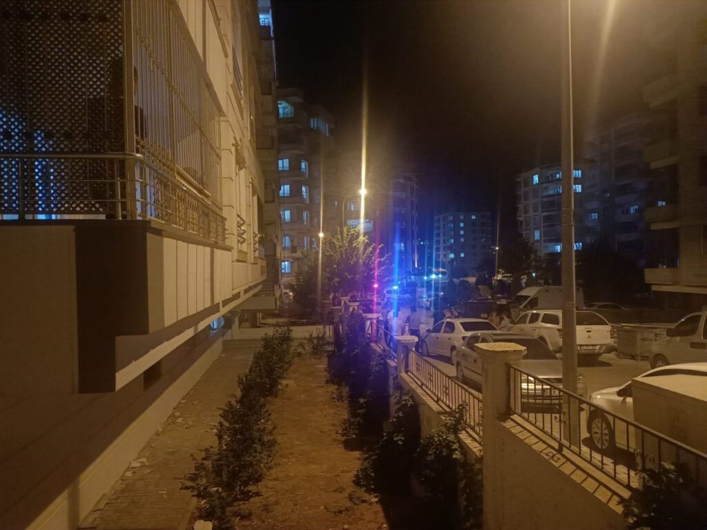 Urfa’da madde bağımlısı genç annesini rehin aldı!