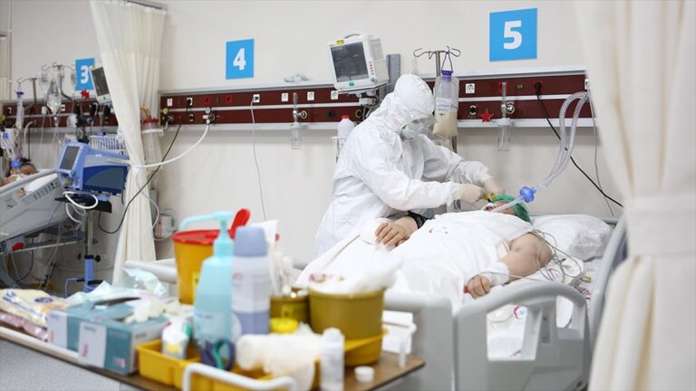 Türkiye’de 23 bin 914 kişinin Kovid-19 testi pozitif çıktı, 262 kişi hayatını kaybetti