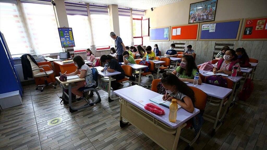 MEB, 15 bin öğretmen ataması için takvimi açıkladı