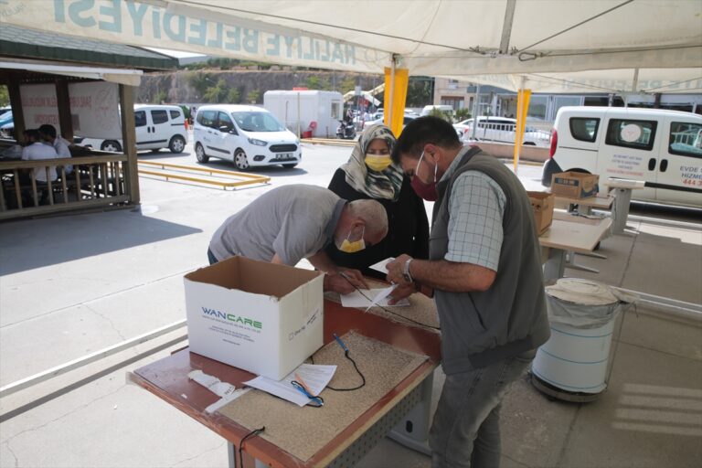 Kovid-19 aşı haritasında “sarı”ya dönen Şanlıurfa’da yoğun bakımlar rahatladı