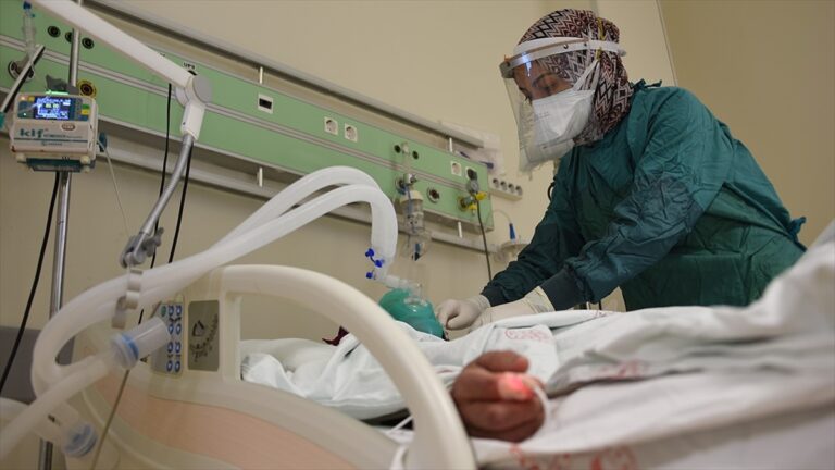 Türkiye’de 28 bin 118 kişinin Kovid-19 testi pozitif çıktı, 262 kişi hayatını kaybetti