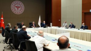 Sağlık Bakanı Koca: Kovid-19’dan vefat edenlerin yüzde 90’ı ya aşı olmamış veya aşıları eksik kişilerdir