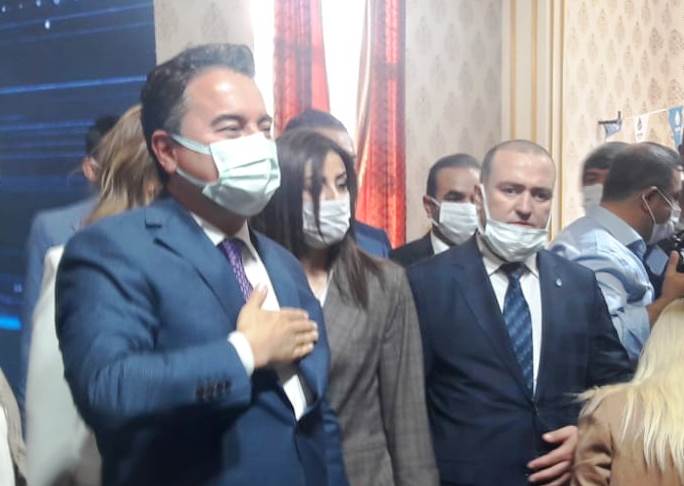 Babacan’a Şanlıurfa’da davullu zurnalı karşılama