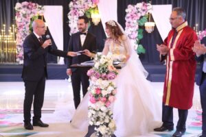 Eski Bakan Şanlıurfa’ya geldi