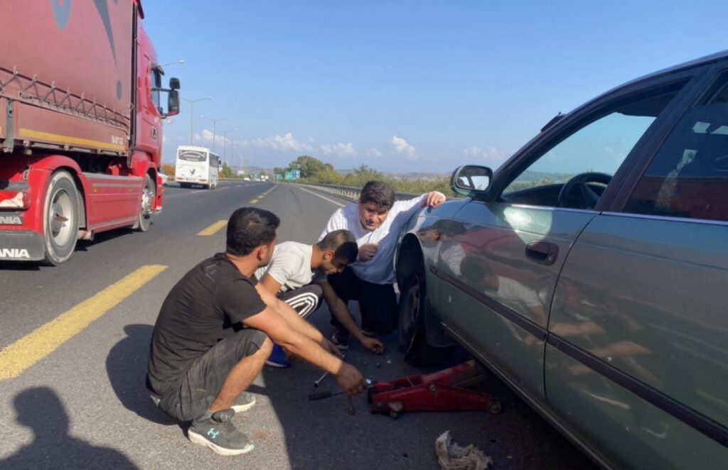 Eski Milletvekilinin imdadına Urfalı emekçiler yetişti