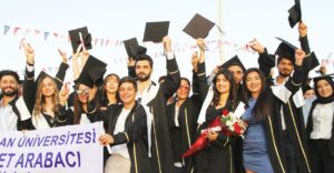 Harran Üniversitesi’nde mezuniyet coşkusu