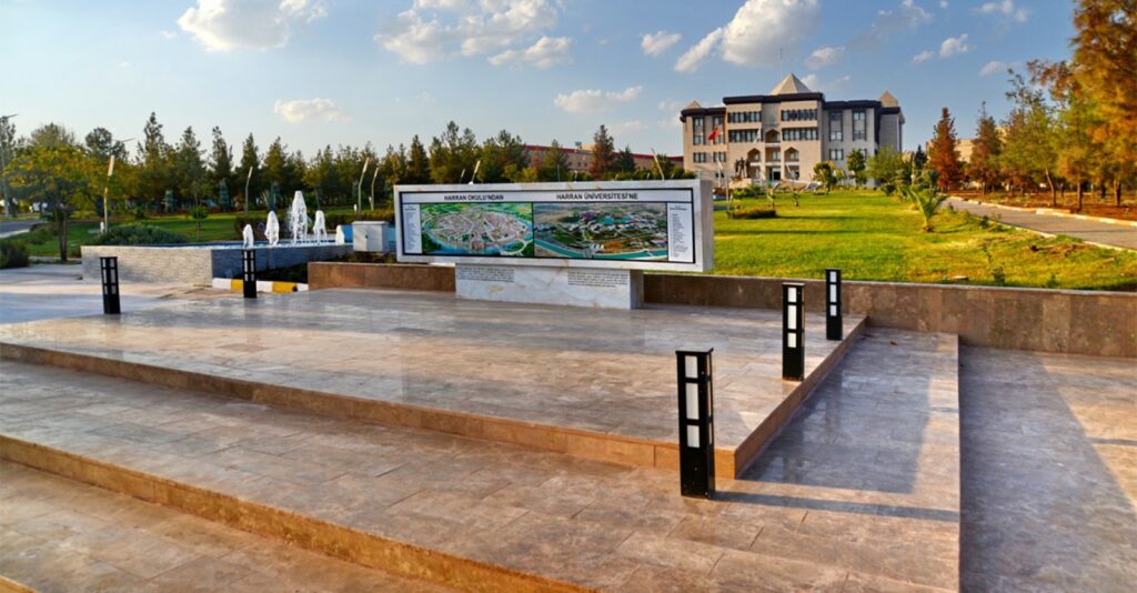 HRÜ’de Aidiyet Anıtı açıldı