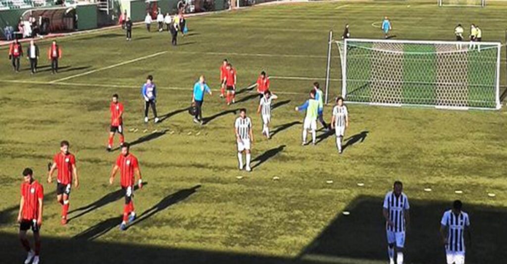 Karaköprü Belediyespor puanla dönüyor