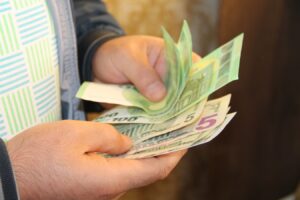 Şanlıurfa’da döviz büroları ‘kimlik tespitine’ tepki gösterdi