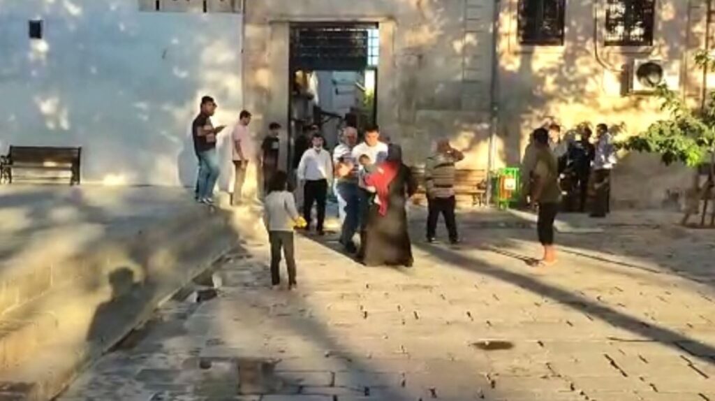 Urfa’da dilenciler yer kavgasına tutuştu