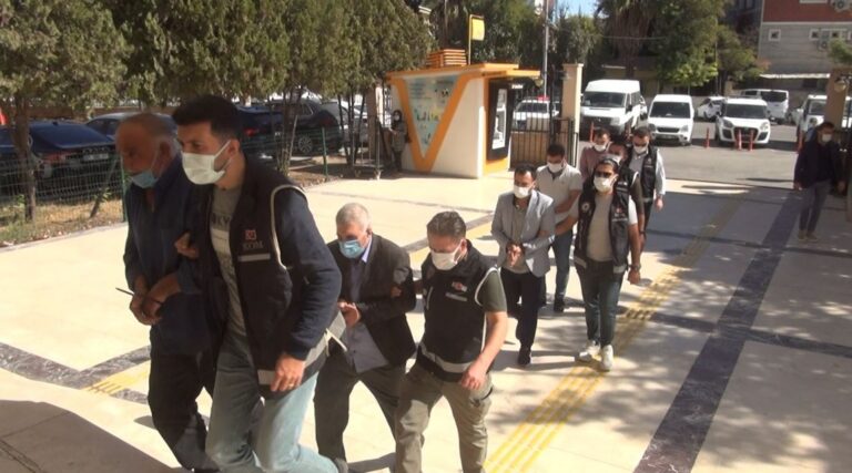 Urfa’da kaçakçılara darbe: 4 milyon makaron ele geçirildi