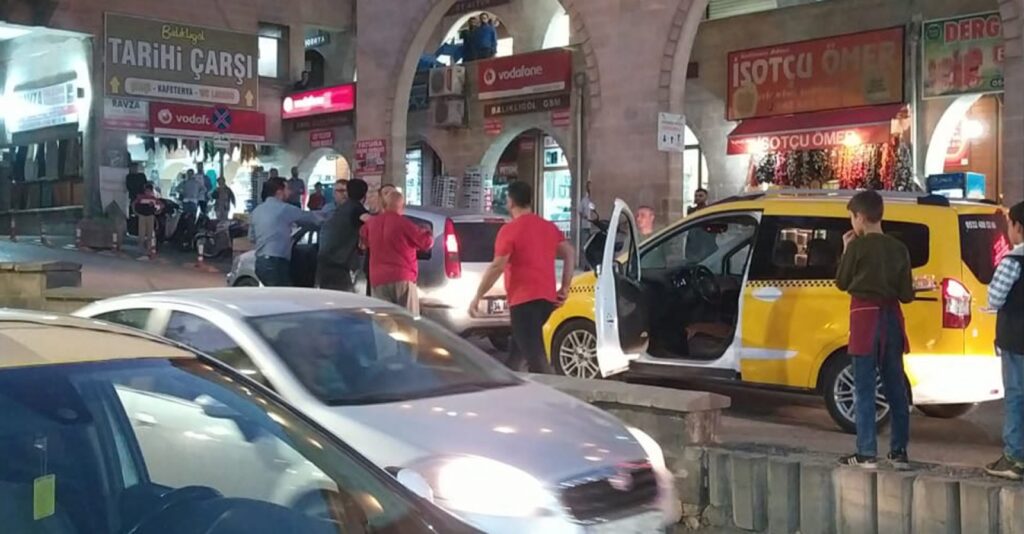 Şanlıurfa’da sürücüler arasında yol verme kavgası