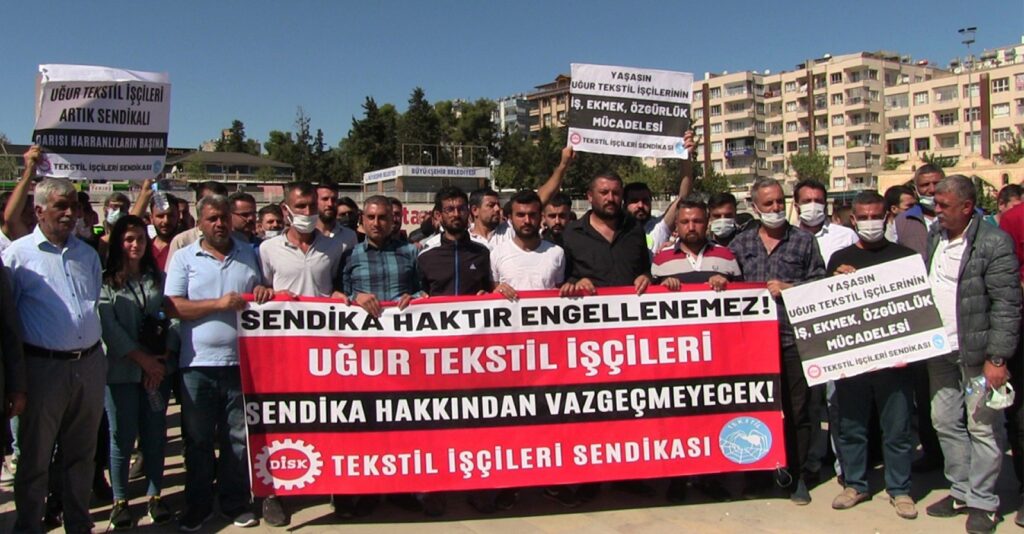 Urfalı tekstil işçileri patrona geri adım attırdı!