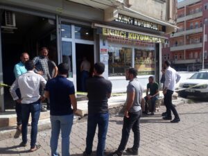 Viranşehir’de kuyumcuyu soyan hırsızlar, bir miktar altınla kaçtı