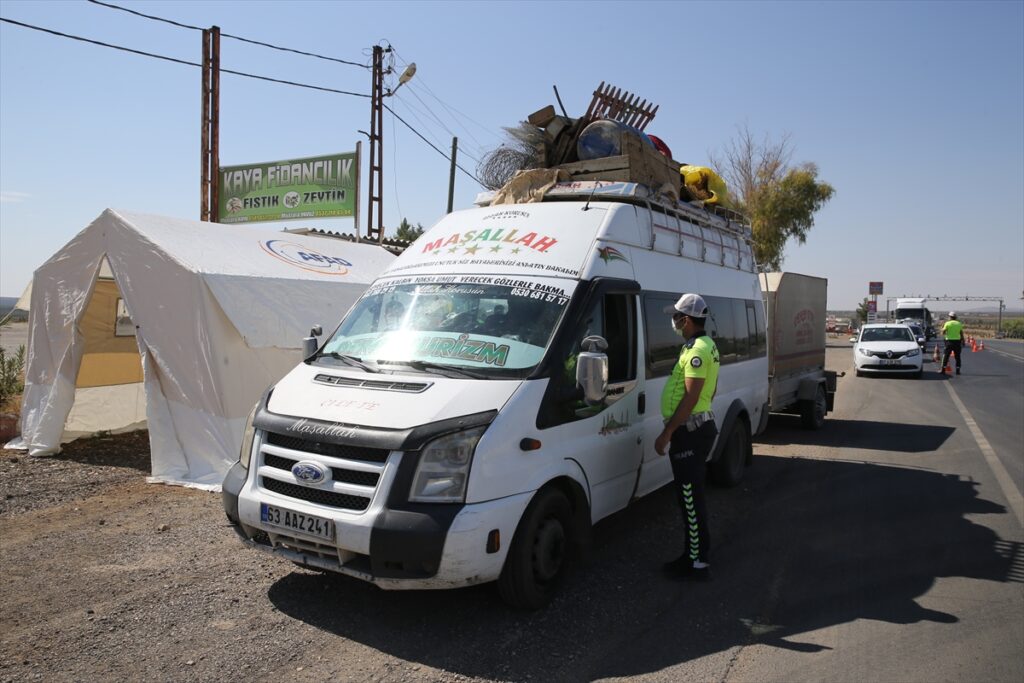Şanlıurfa’da dönüşe geçen mevsimlik tarım işçileri için aşı istasyonu kuruldu
