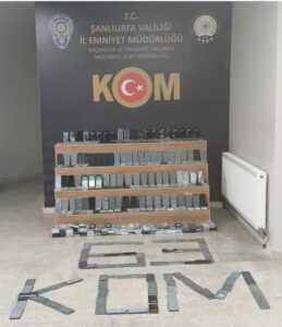 Şanlıurfa’da Tırın su deposuna gizlenmiş 470 cep telefonu ele geçirildi