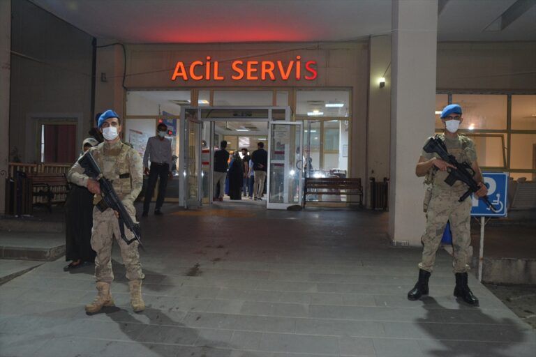 Şanlıurfa’da iki otomobilin çarpışması sonucu 4 kişi yaralandı