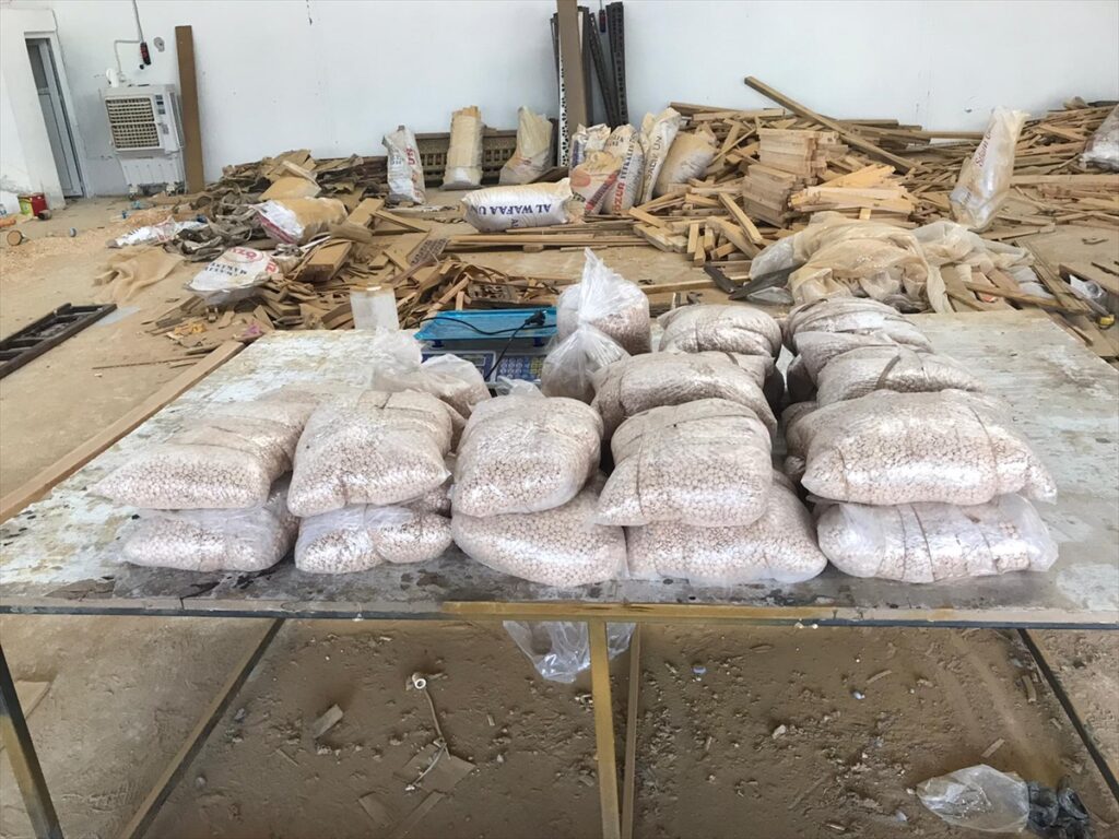 Şanlıurfa’da depoda 590 bin uyuşturucu hap ele geçirildi