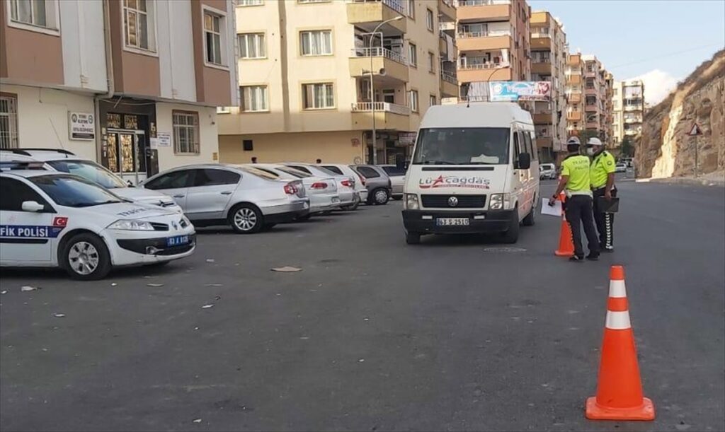 Birecik’te öğrenci servisleri denetlendi