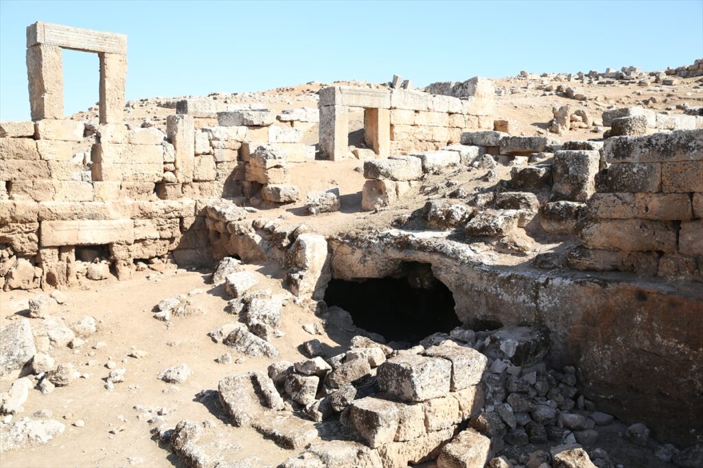 Şuayb Antik Kenti, surları ve dehlizleriyle ilgi çekiyor