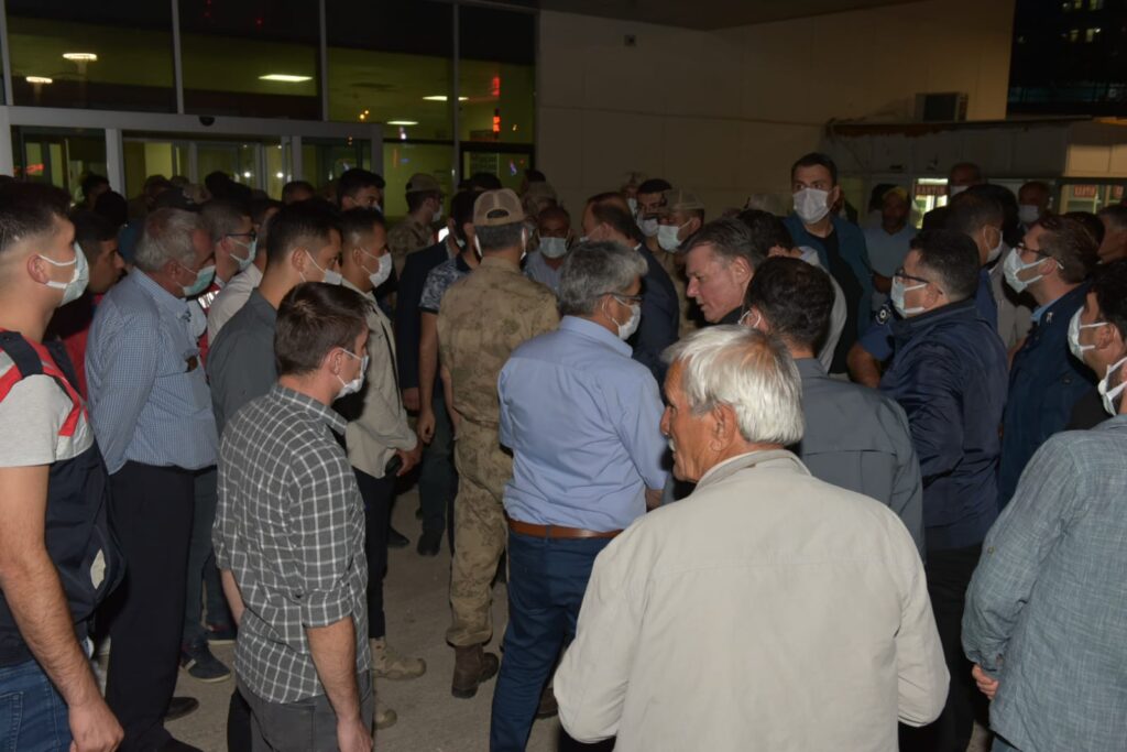 Vali Erin, Bozova’daki Kazada Yaralanan Öğrencileri Ziyaret Etti