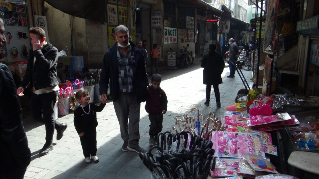 Dolar Şanlıurfalı esnafı vurdu