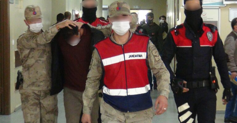 Firari şüpheliyi jandarmadan kaçırmaya kalkıştılar