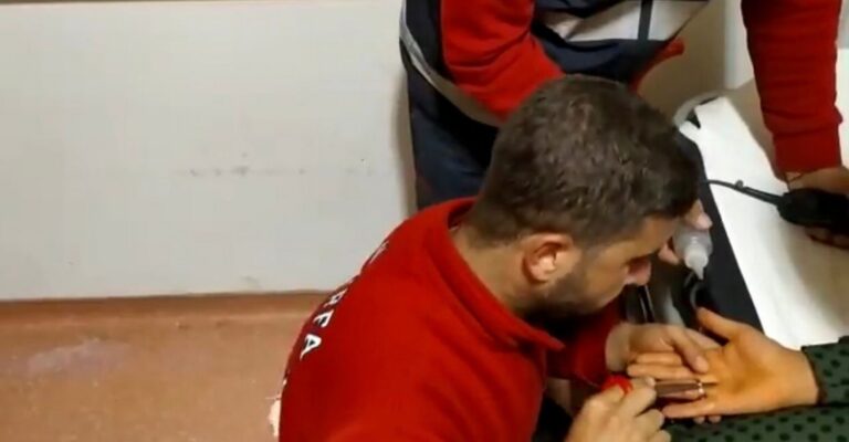 Şanlıurfa’da Hastaneye koştu, imdadına itfaiye yetişti                            