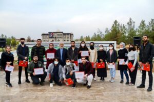 HRÜ’de fotoğraf yarışmasını kazananlar ödüllerini aldı