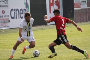 Karaköprü deplasmandan beraberlikle döndü